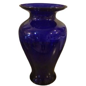 COLLECTIBLE DEEP COBALT BLUE GLASS VASE